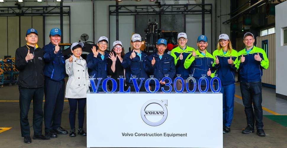 沃爾沃建筑設(shè)備上海工廠第30000臺(tái)設(shè)備正式下線