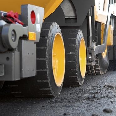 行走驅(qū)動(dòng)系統(tǒng)